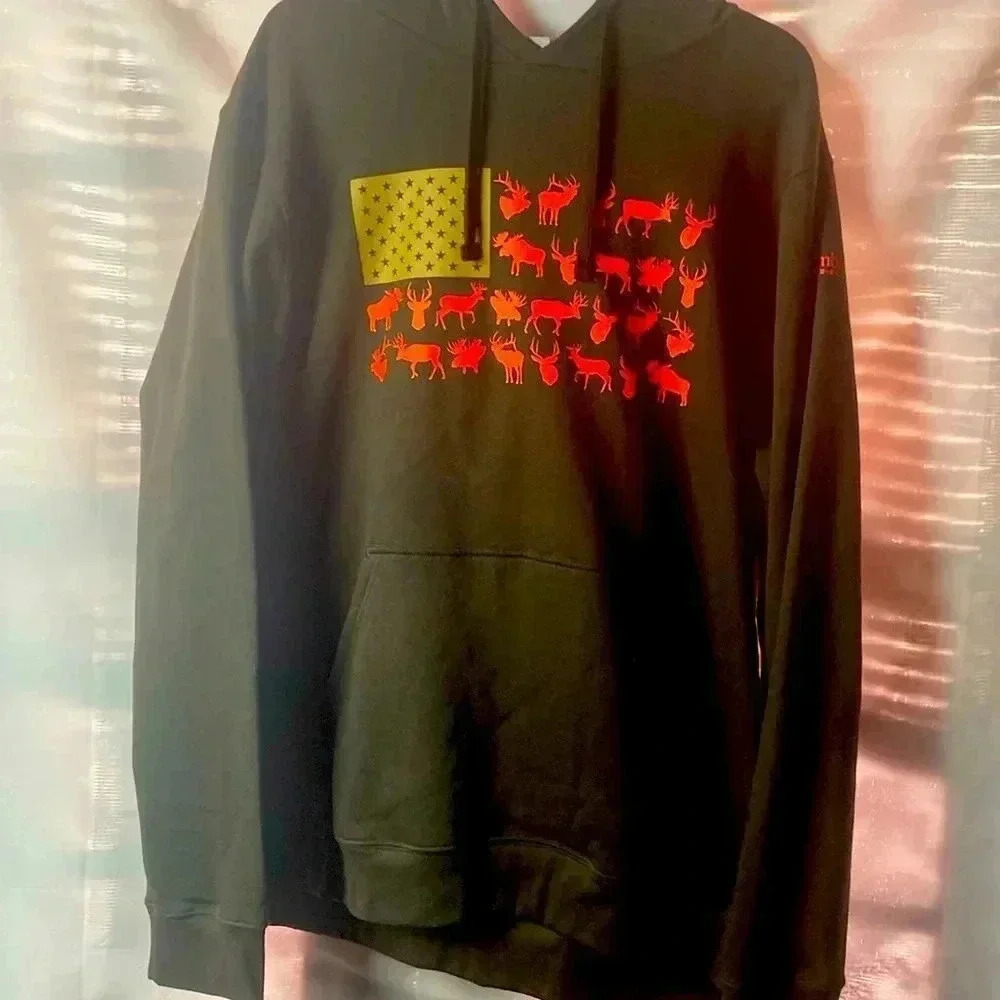 NWT‎ COLUMBIA PFG  MENS SIZE XL BEOWN WITH GOLD FLAG AND OUTDOOR LIFE THEME NEW